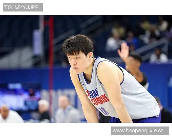 杨瀚森揭秘克里斯哥哥的努力生活习惯每天早起自学英语与妻子视频通话