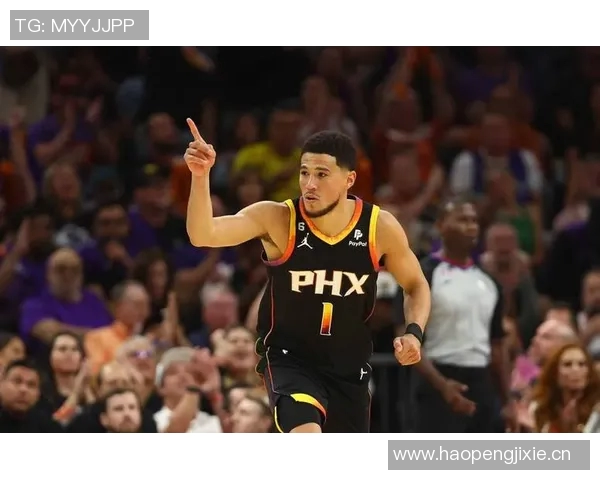 布克表现平平仅得18分正负值惨淡球队求胜欲望显不足 布克表现平平仅得18分正负值惨淡球队求胜欲望显不足