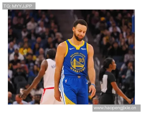 追梦精准传球布朗尼外线助攻库里高弧度三分球如虹命中