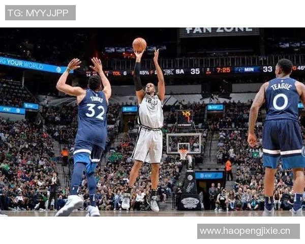 亨特表现出色半场高效6中5砍下12分6板1助1断依旧稳健展现实力 亨特表现出色半场高效6中5砍下12分6板1助1断依旧稳健展现实力