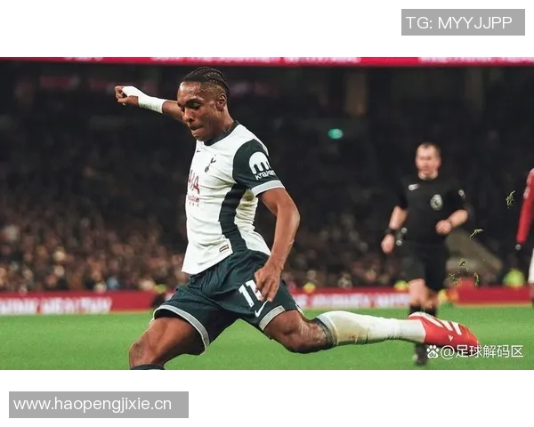 法兰克福主帅强调团队防守凯恩需坚定赢球信念全力以赴 法兰克福主帅强调团队防守凯恩需坚定赢球信念全力以赴