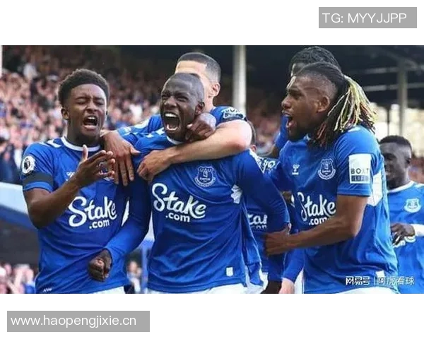 英超前瞻:黑猫挑战太妃糖能否逆袭成功引发关注 英超前瞻:黑猫挑战太妃糖能否逆袭成功引发关注