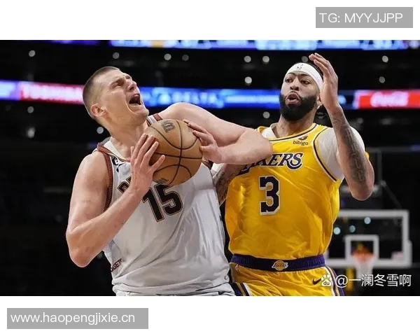 约基奇创造历史8次30分命中率超85仅次于张伯伦距离再近4场