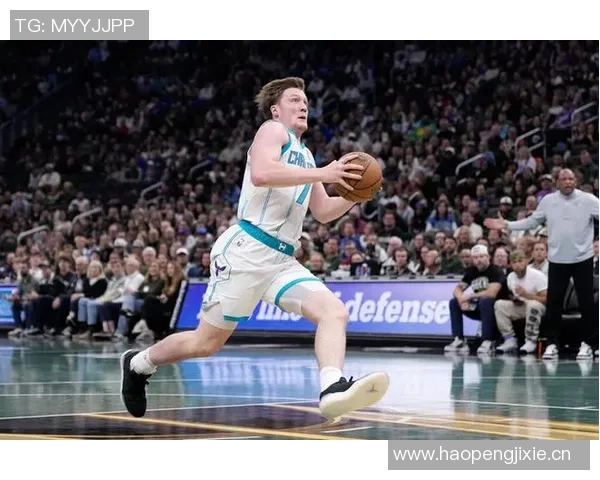 克尼佩尔创下新秀连续命中三分纪录16场比赛表现惊艳引发关注